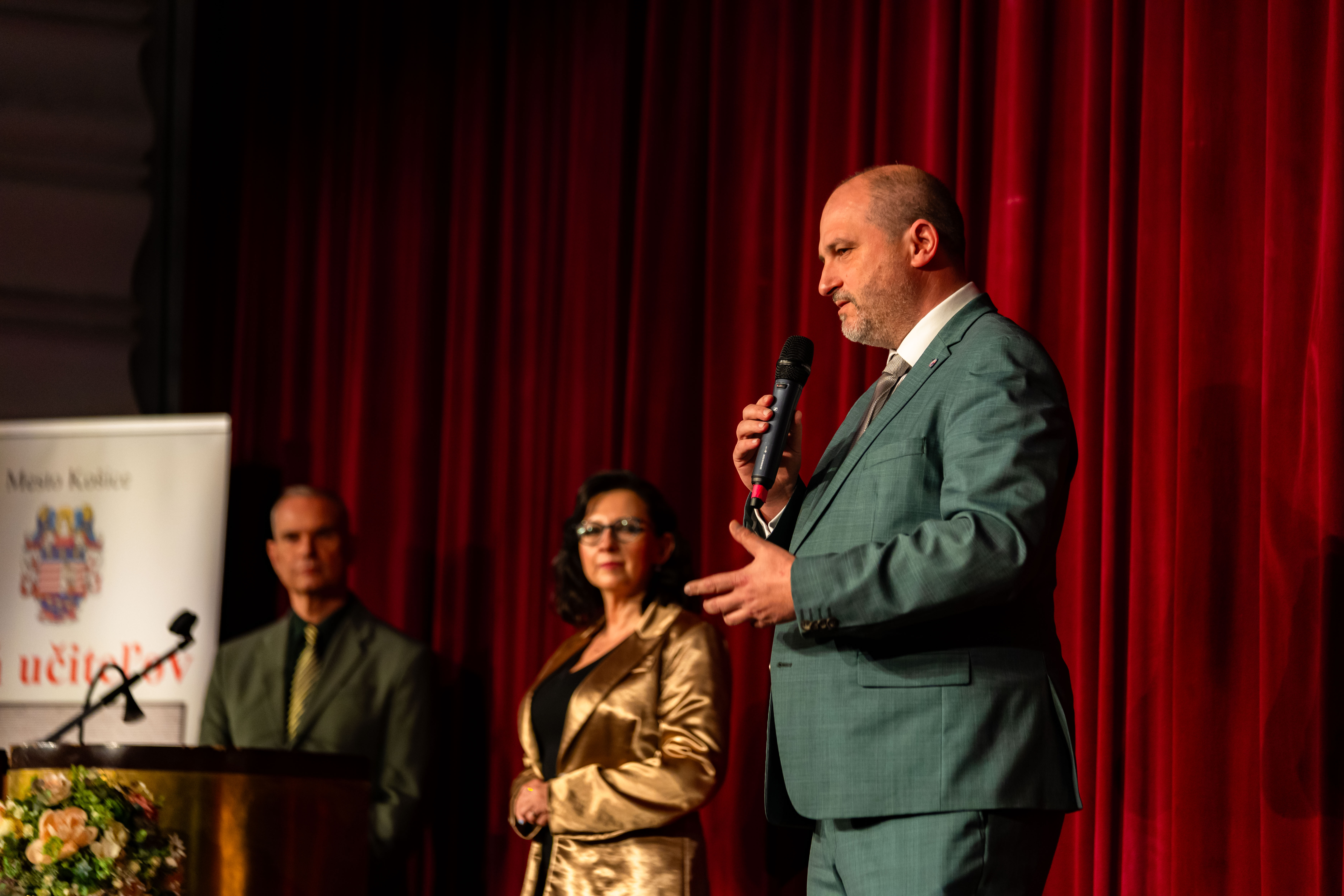 Celomestske oslavy Dna ucitelov-1-2